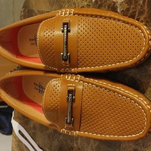 Tan shoes And they are in good condition